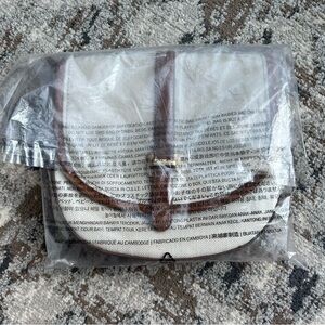 NWT Fossil Emery Crossbody (Natural)